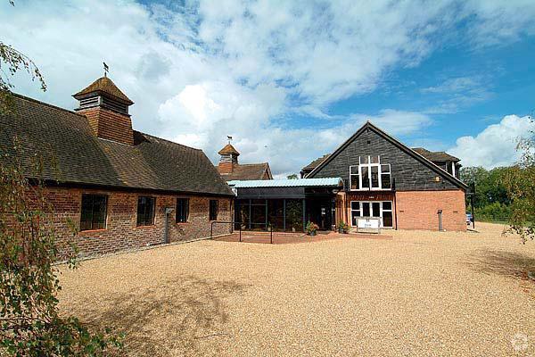 Ironsbottom, Reigate en alquiler Foto principal- Imagen 1 de 3