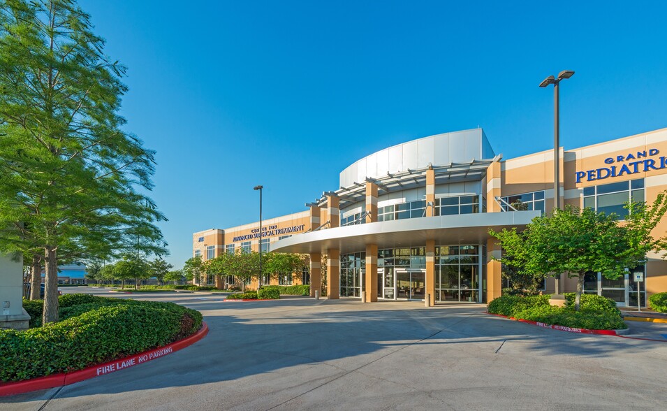 7830 W Grand Pky S, Richmond, TX en alquiler - Foto del edificio - Imagen 2 de 15