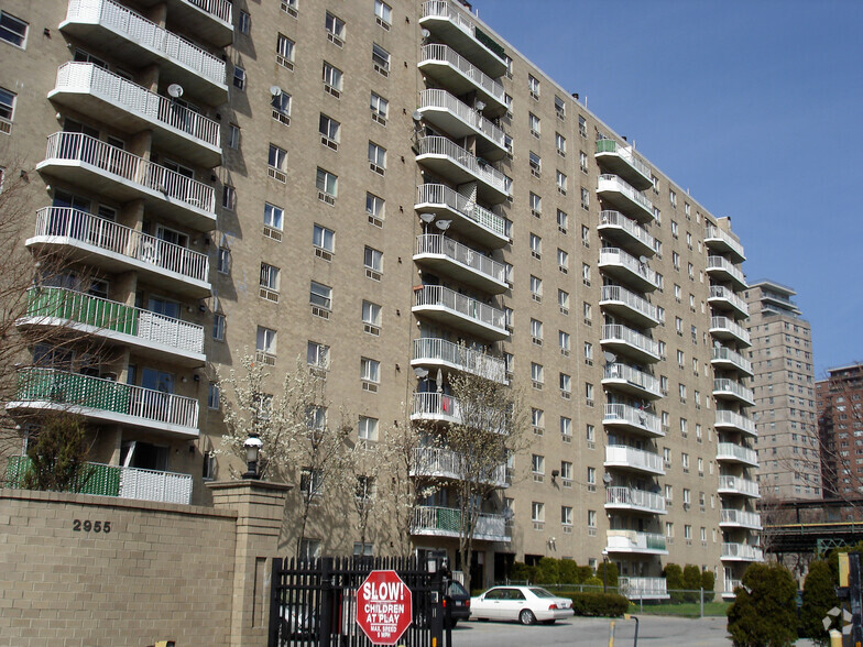 2955 Shell Rd, Brooklyn, NY en alquiler - Foto del edificio - Imagen 2 de 2