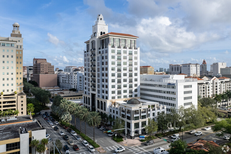 396 Alhambra Cir, Coral Gables, FL en alquiler - Foto del edificio - Imagen 1 de 11