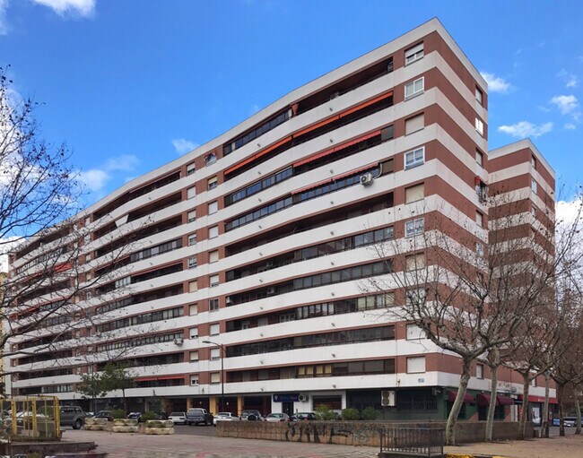 Más detalles de Plaza Federico García Lorca, 1-3, Talavera de la Reina - Edificio residencial​ en venta