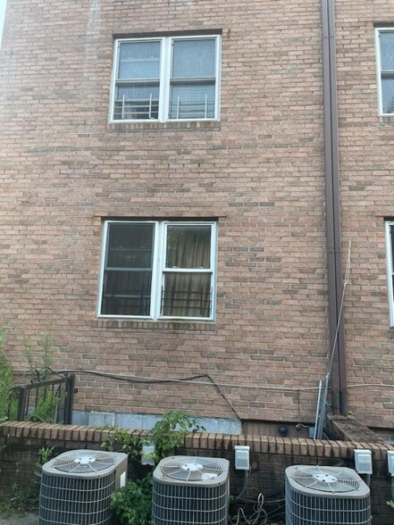 807 Barbey St, Brooklyn, NY en venta - Foto del edificio - Imagen 2 de 2