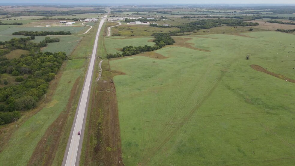 0 US 75 Highway, Lebo, KS en venta - Vídeo de anuncio comercial - Imagen 2 de 6