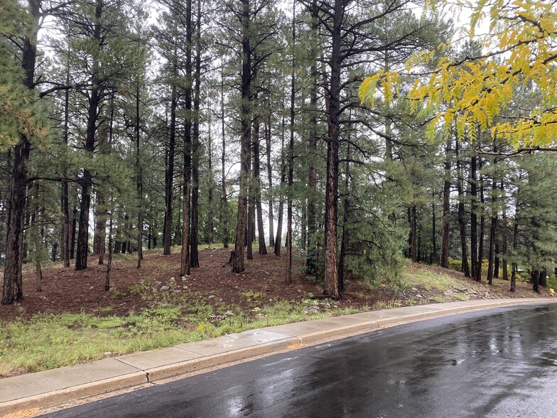 740 W University Heights Dr S, Flagstaff, AZ en venta - Foto del edificio - Imagen 2 de 2