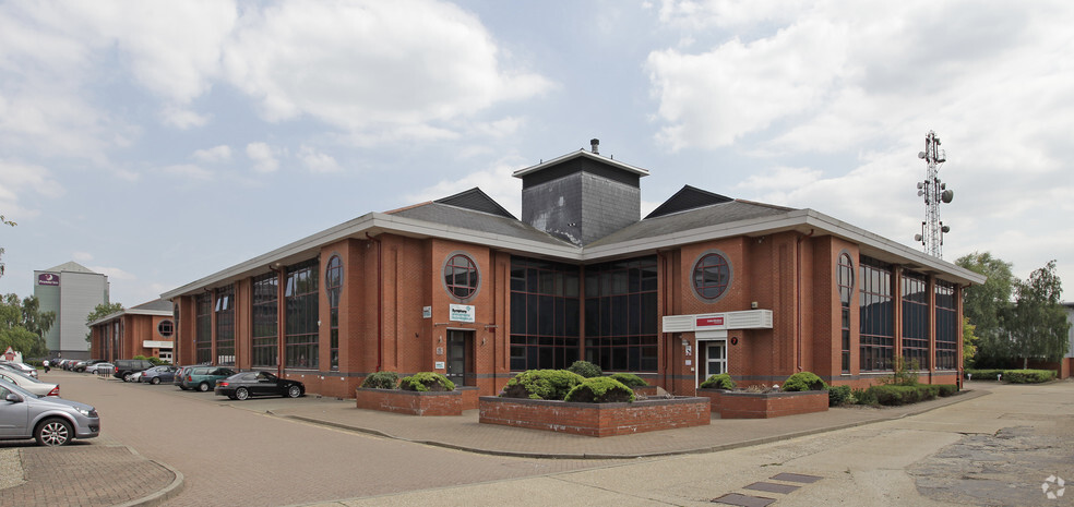 Elstree Way, Borehamwood en alquiler - Foto del edificio - Imagen 1 de 18