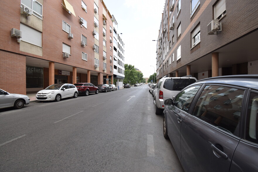 Calle Dámaso Alonso, Alcalá de Henares, Madrid en venta - Foto del edificio - Imagen 1 de 4