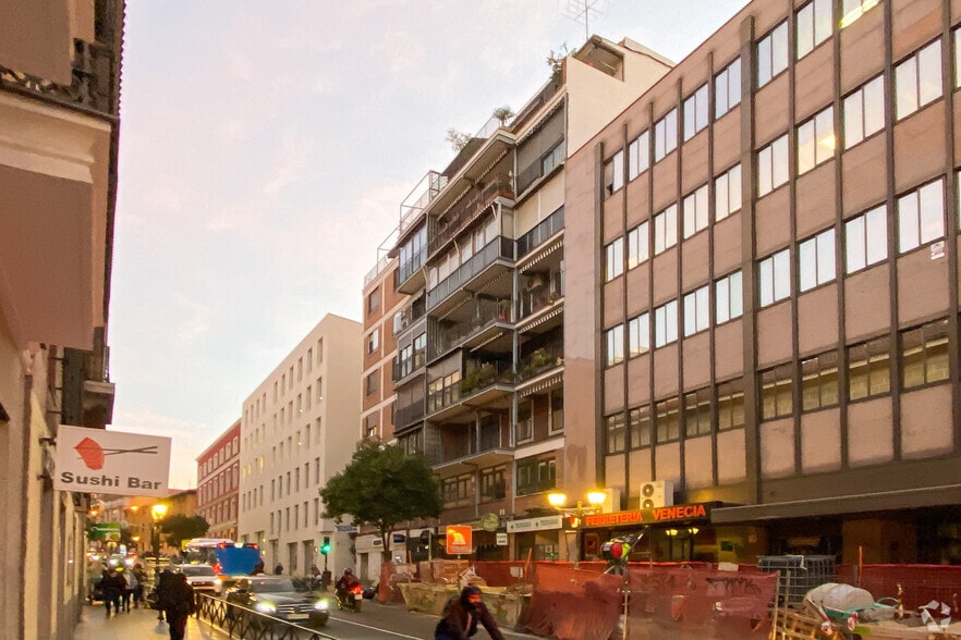 Oficina en Madrid, Madrid en alquiler - Foto del edificio - Imagen 2 de 2