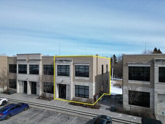 Más detalles de 300 Terry Fox Dr, Ottawa, ON - Oficina en venta