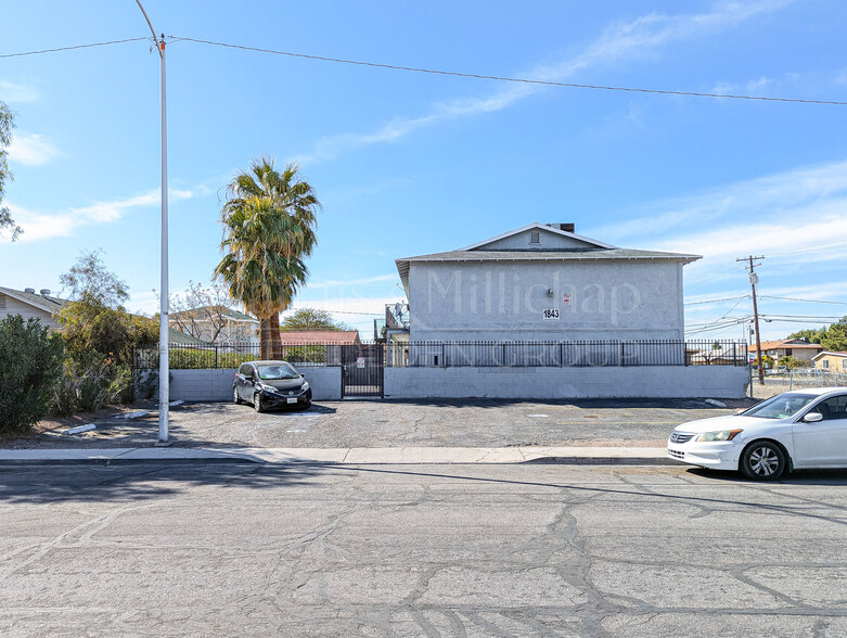 1843 Jefferson St, North Las Vegas, NV en venta - Foto del edificio - Imagen 2 de 8