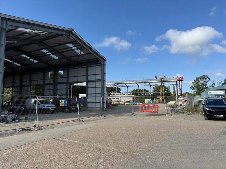 Unit 9, Firsland Park Estate, Albourne Road, Hurstpierpoint en alquiler - Foto del edificio - Imagen 3 de 5