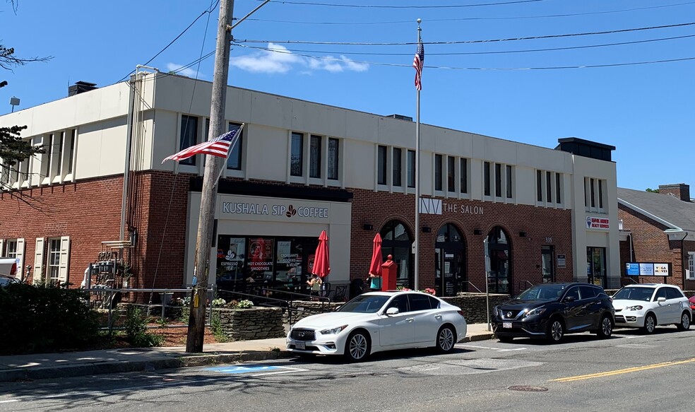 335 Main St, Stoneham, MA en alquiler - Foto del edificio - Imagen 1 de 3