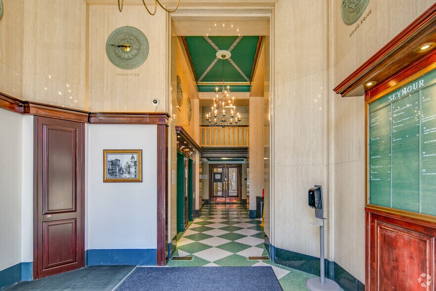 525 Seymour St, Vancouver, BC en alquiler - Vestíbulo - Imagen 2 de 18