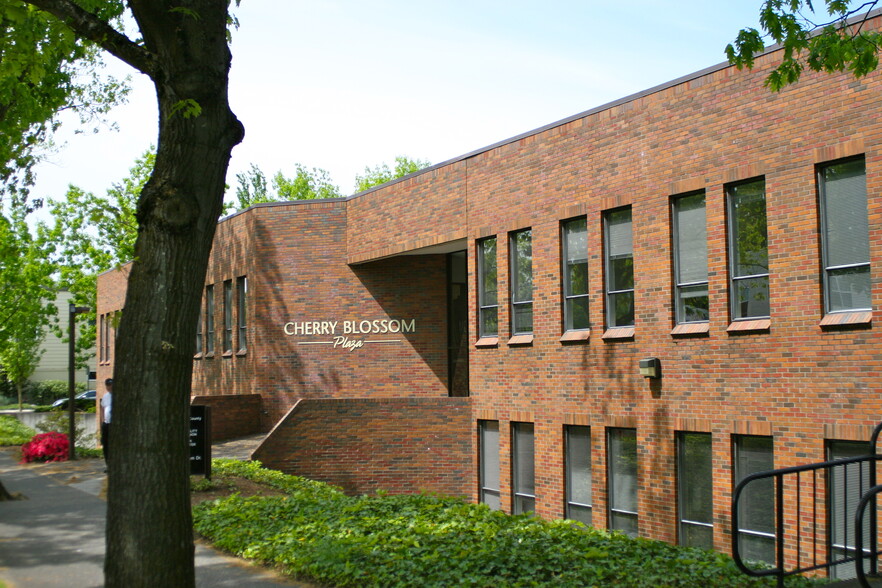 10615 SE Cherry Blossom Dr, Portland, OR en alquiler - Foto del edificio - Imagen 1 de 12