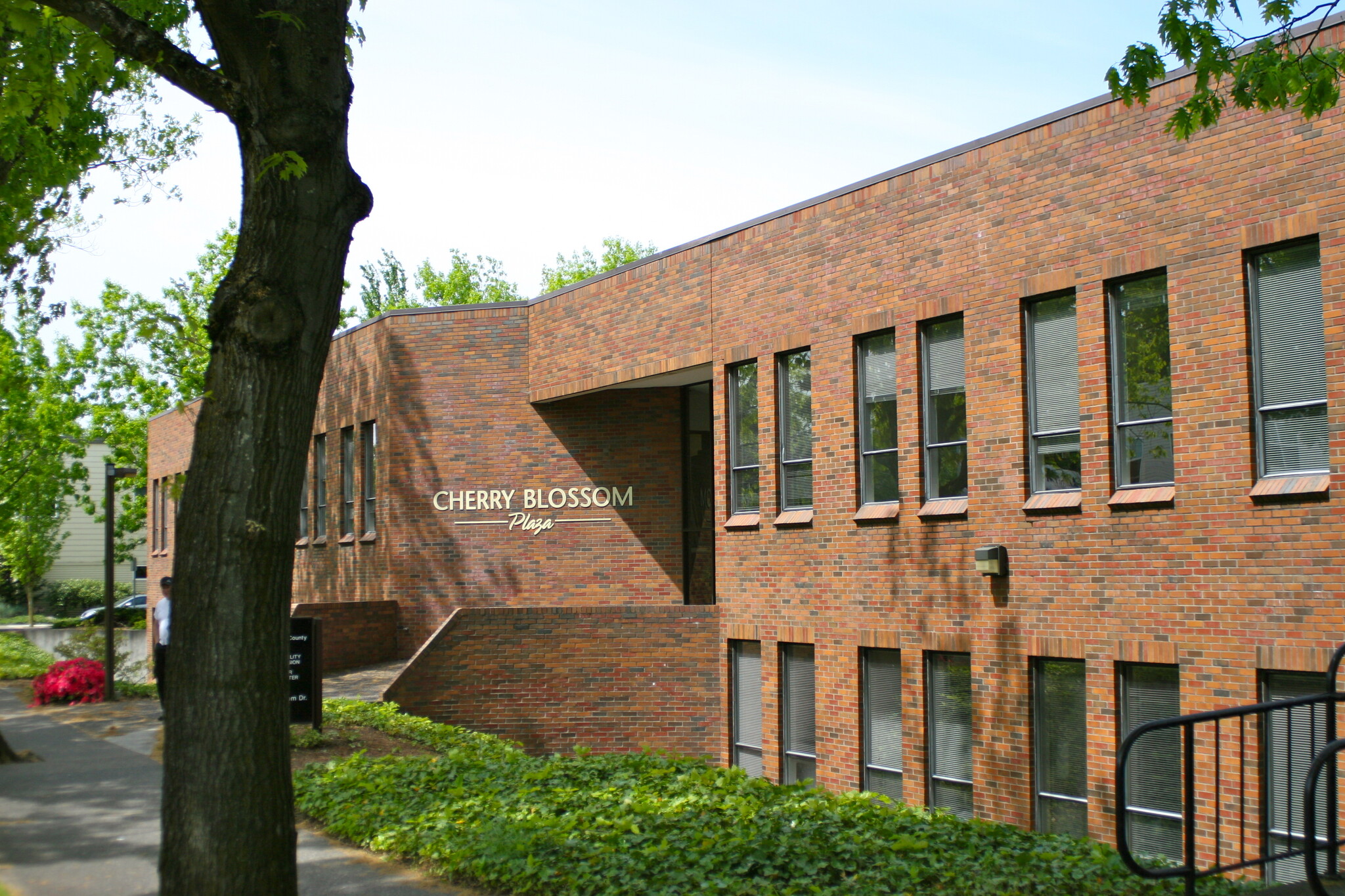 10615 SE Cherry Blossom Dr, Portland, OR en alquiler Foto del edificio- Imagen 1 de 13