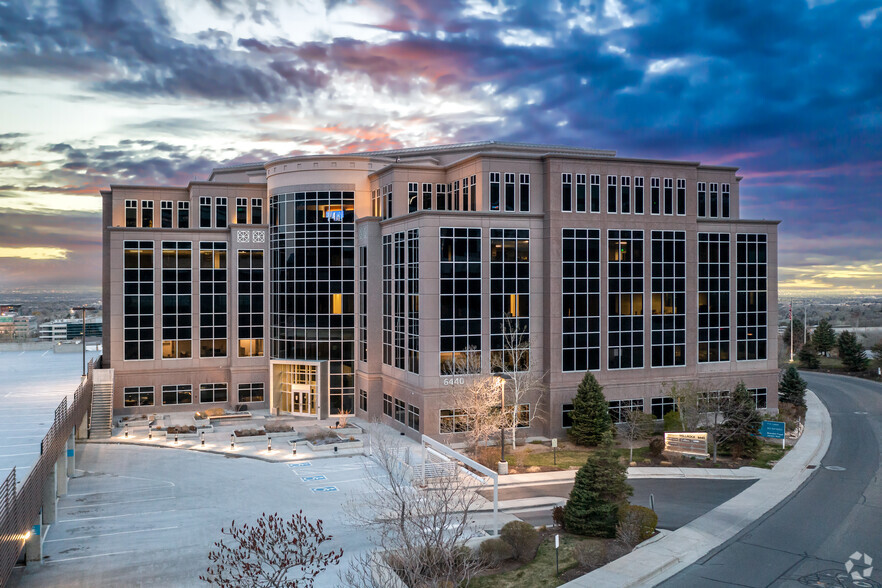 6550 S Millrock Dr, Salt Lake City, UT en alquiler - Foto del edificio - Imagen 1 de 28