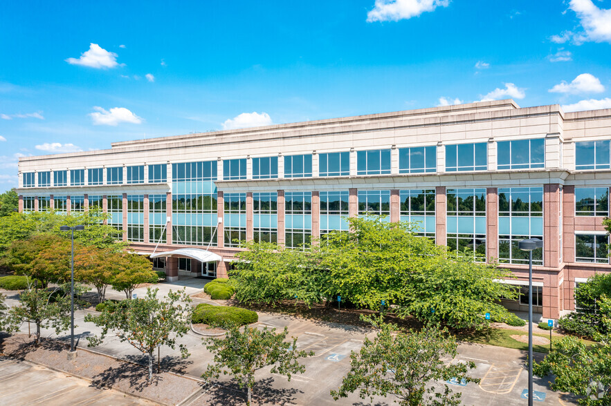 Oficinas en Johns Creek, GA en alquiler - Foto del edificio - Imagen 1 de 6