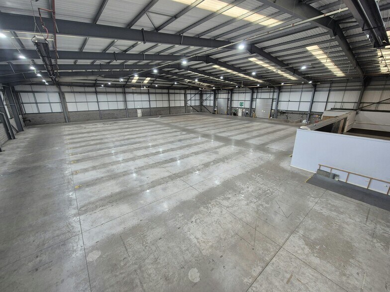 Renown Ave, Coventry en venta - Foto del edificio - Imagen 2 de 7