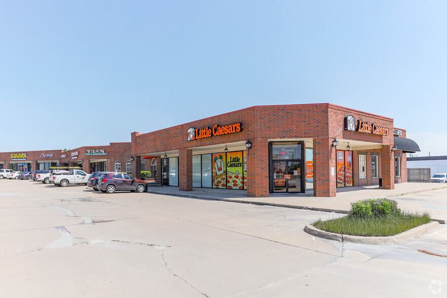 697-845 N Aspen Ave, Broken Arrow, OK en alquiler - Foto del edificio - Imagen 2 de 11