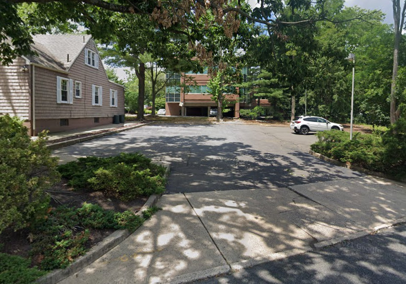 2 N Woodland Ave, East Brunswick, NJ en alquiler - Foto del edificio - Imagen 3 de 3