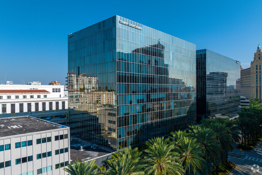 255 Alhambra Cir, Coral Gables, FL en alquiler - Foto del edificio - Imagen 1 de 13