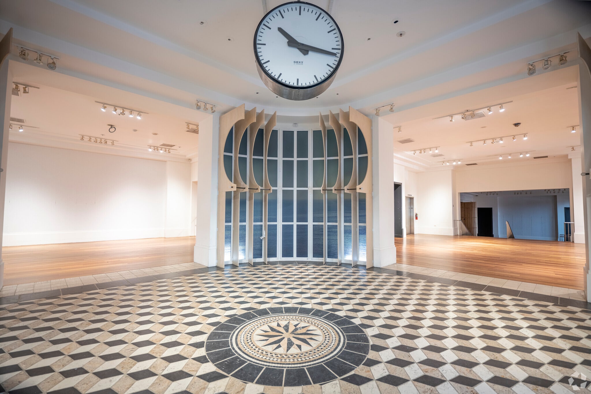 256 Grant Ave, San Francisco, CA en alquiler Foto del interior- Imagen 1 de 3