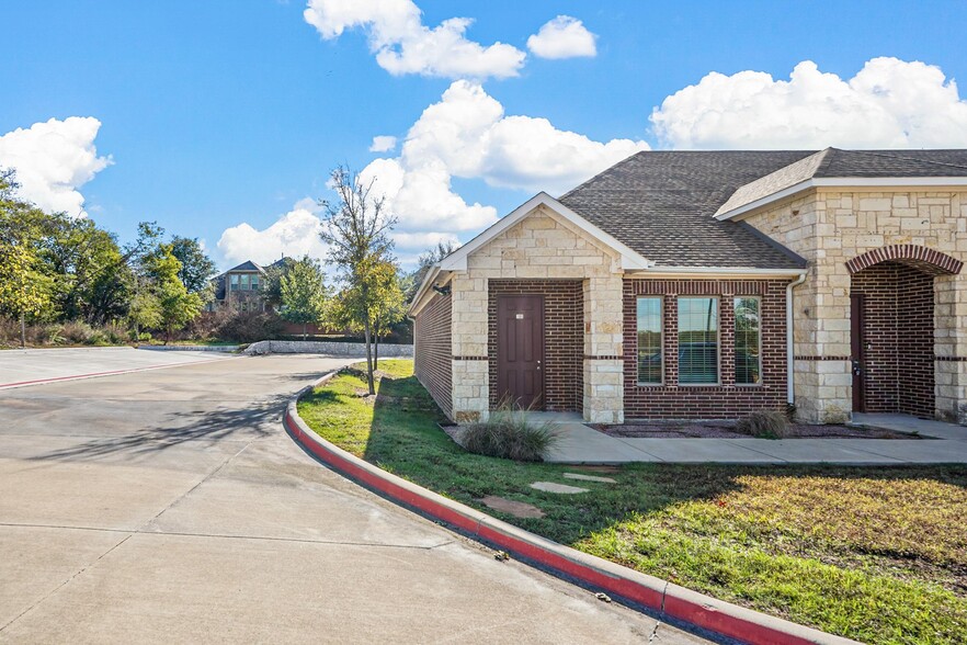 8212 Liberty Grove Rd, Rowlett, TX en alquiler - Foto del edificio - Imagen 2 de 19