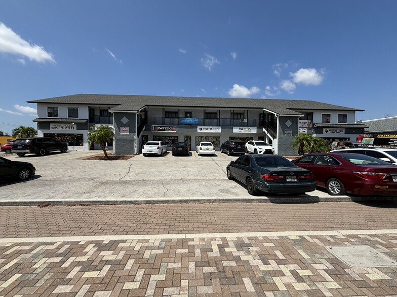 909 SE 47th Ter, Cape Coral, FL en alquiler - Foto del edificio - Imagen 1 de 12