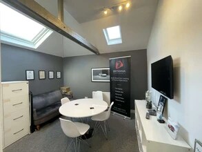 17 Stoney Ln, Wilmslow en venta Foto del interior- Imagen 2 de 7