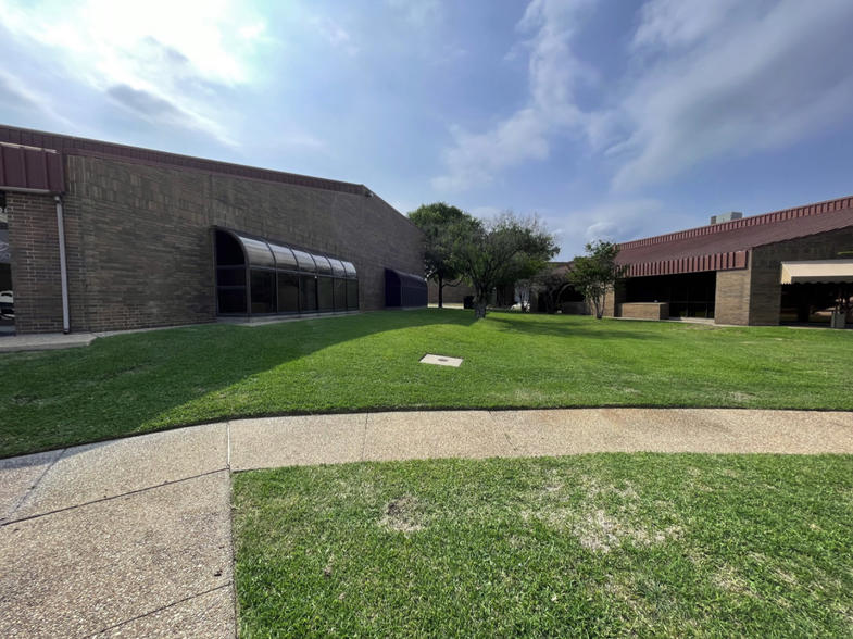 817 Greenview Dr, Grand Prairie, TX en alquiler - Foto principal - Imagen 1 de 3