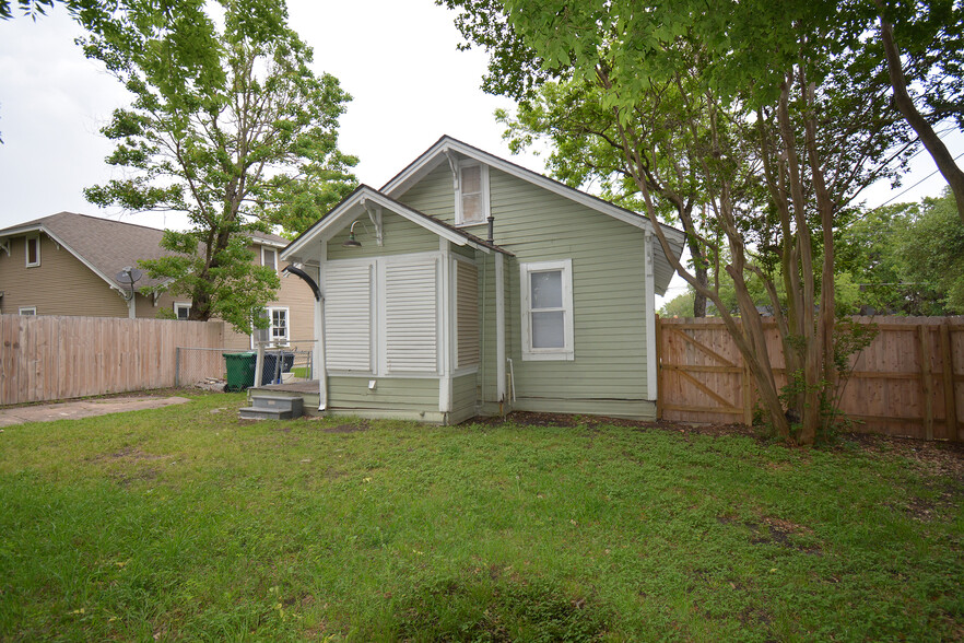 1001 N Park St, Brenham, TX en venta - Foto del edificio - Imagen 2 de 11