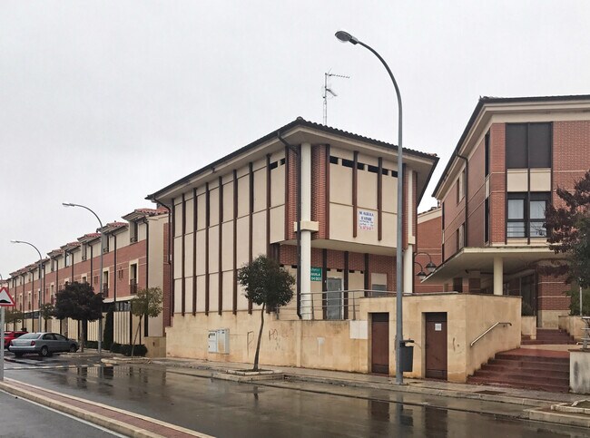 Más detalles de Camino Escobares, 48, La Lastrilla - Local en alquiler