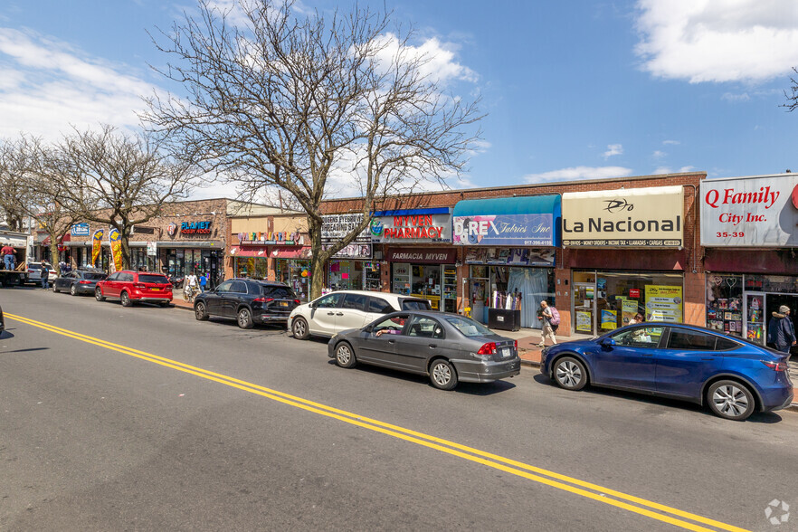 3531 Junction Blvd, Corona, NY en venta - Foto del edificio - Imagen 3 de 6