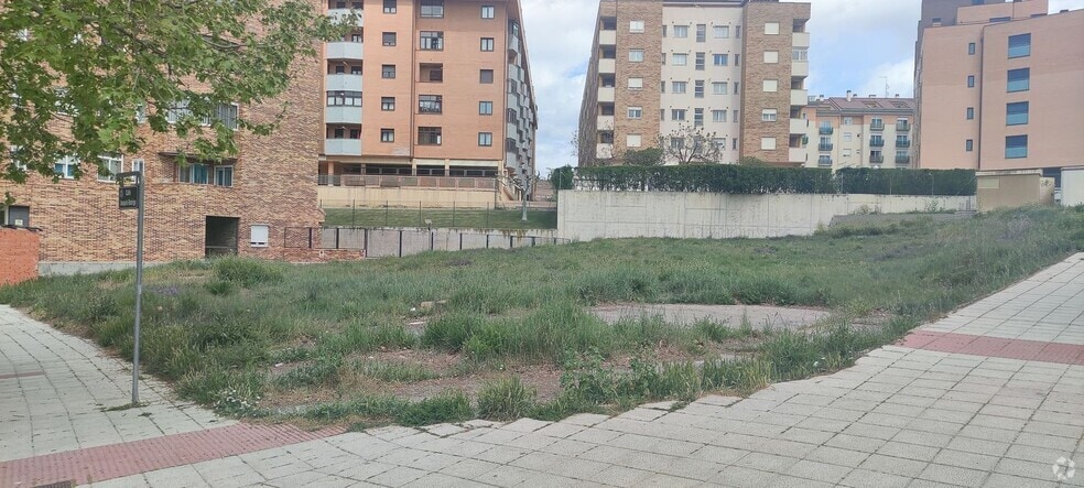 Avenida de los Derechos Humanos, 8, Ávila, Ávila en alquiler - Foto del edificio - Imagen 3 de 4