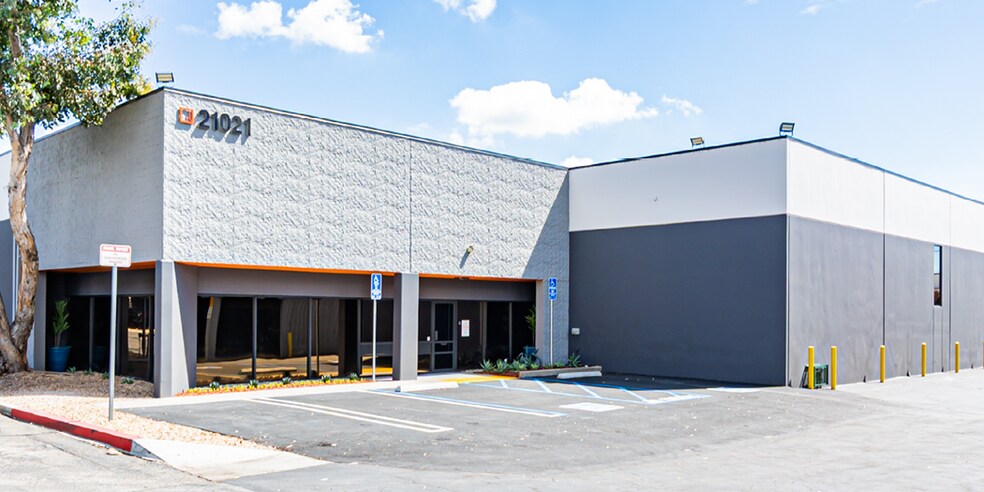 21045-21051 Osborne St, Canoga Park, CA en alquiler - Foto del edificio - Imagen 1 de 11