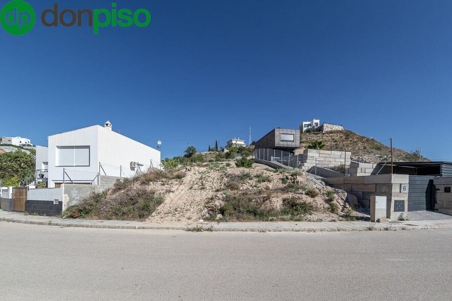 Calle Víznar, 8, La Zubia, Granada en venta - Foto del edificio - Imagen 3 de 8