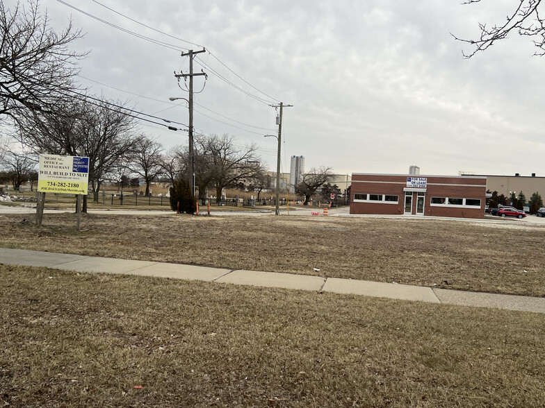 2005 Biddle Ave, Wyandotte, MI en alquiler - Foto del edificio - Imagen 3 de 3