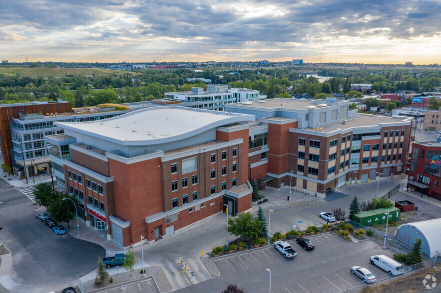 1011 9th Ave SE, Calgary, AB en alquiler - Foto del edificio - Imagen 3 de 8