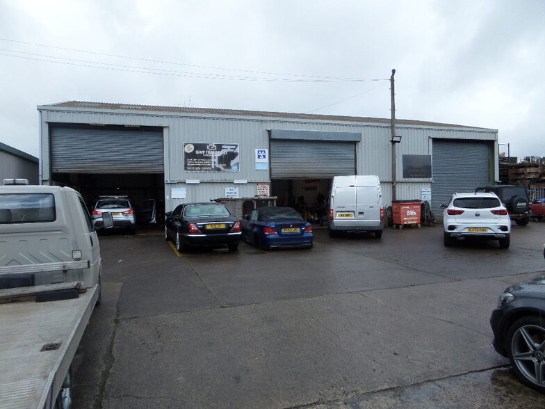 PRINCES WAY BRIDGEND INDUSTRIAL ESTATE cartera de 2 inmuebles en venta en LoopNet.es - Foto del edificio - Imagen 1 de 5