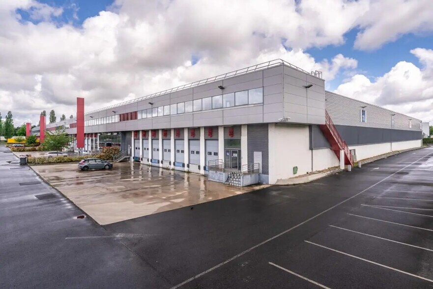 8-10 Avenue D'Oceanie, Les Ulis en alquiler - Foto del edificio - Imagen 2 de 9