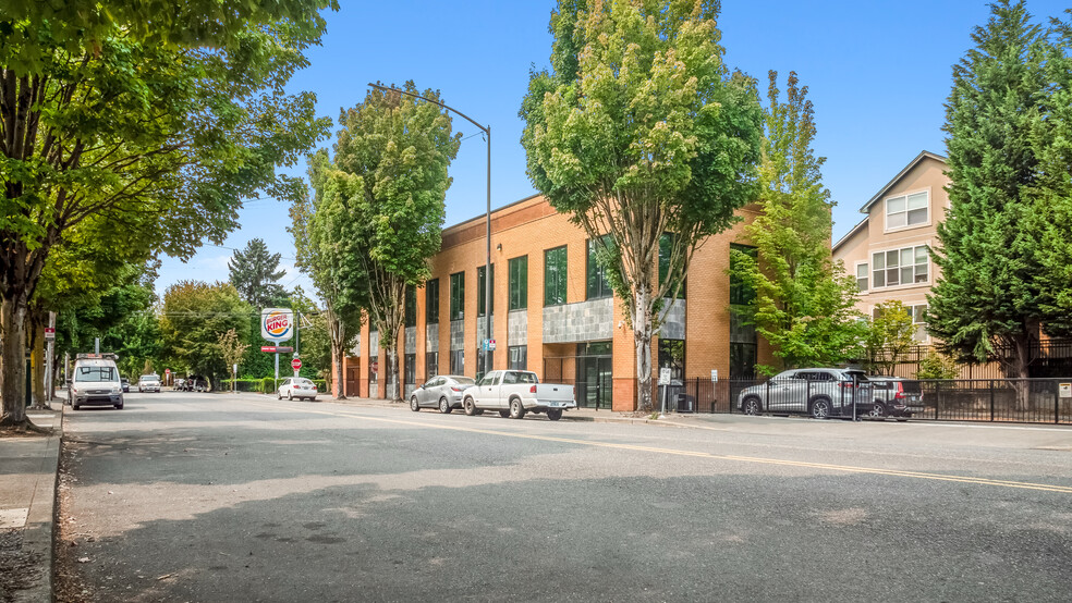 711 NE Halsey St, Portland, OR en alquiler - Foto del edificio - Imagen 3 de 8