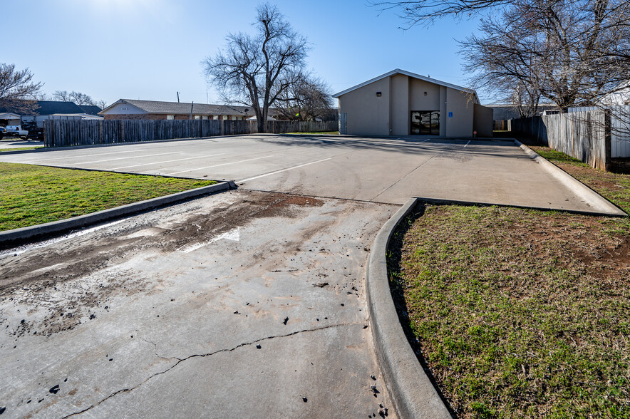 2112 SW E Ave, Lawton, OK en venta - Foto del edificio - Imagen 2 de 8