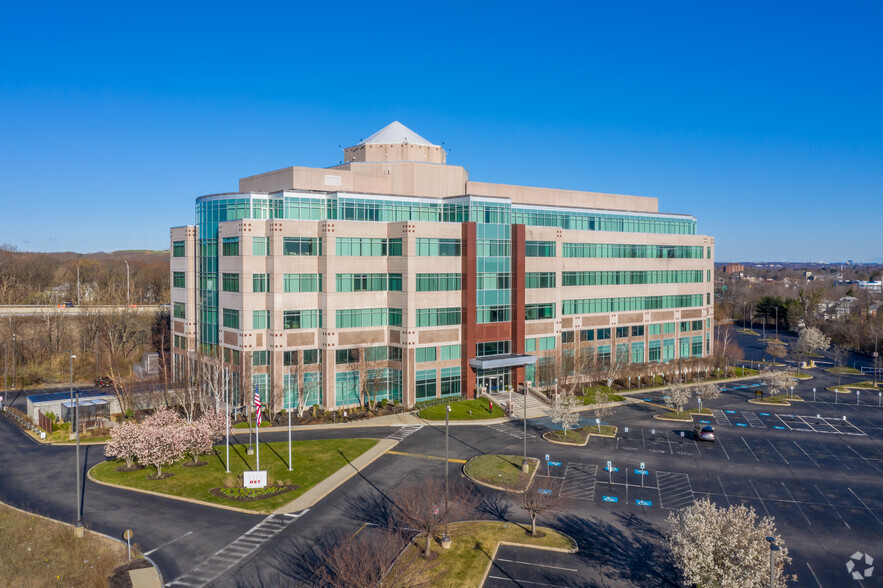 2000 Crown Colony Dr, Quincy, MA en alquiler - Foto del edificio - Imagen 1 de 16