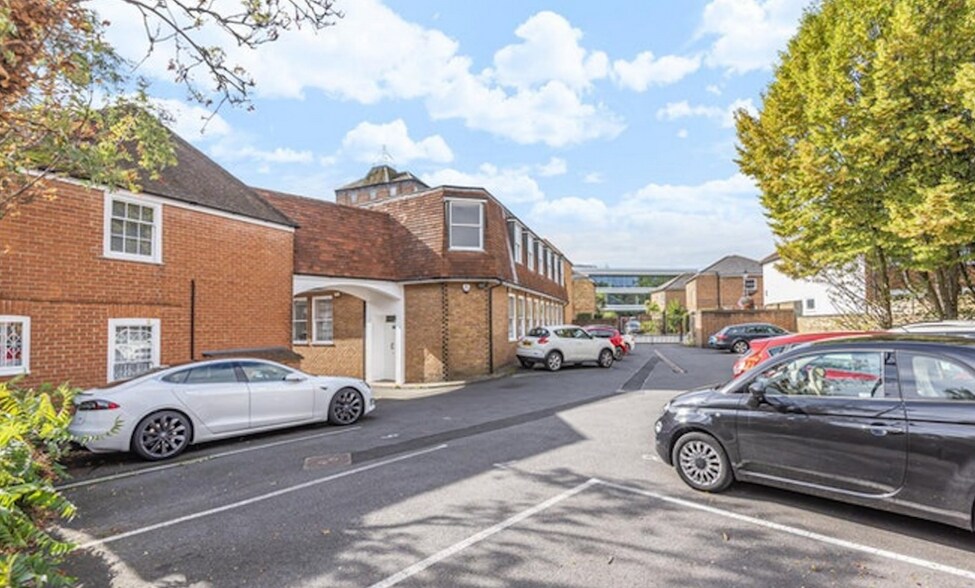 59 Church St, Staines en alquiler - Foto del edificio - Imagen 1 de 1