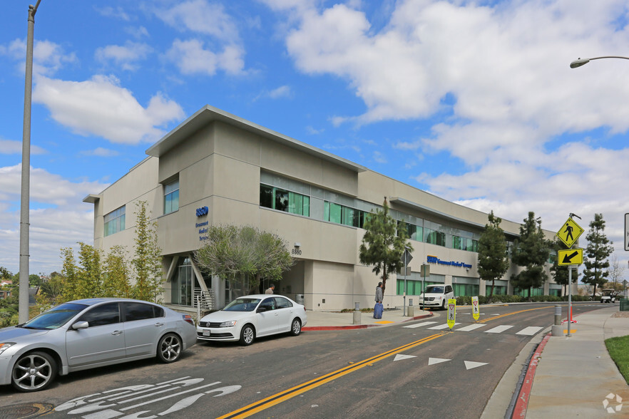 8860 Center Dr, La Mesa, CA en alquiler - Foto del edificio - Imagen 1 de 4