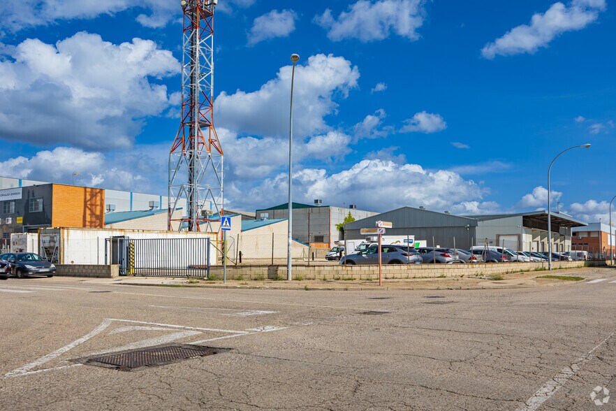 Calle Edison, 22, Getafe, Madrid en alquiler - Foto del edificio - Imagen 2 de 3