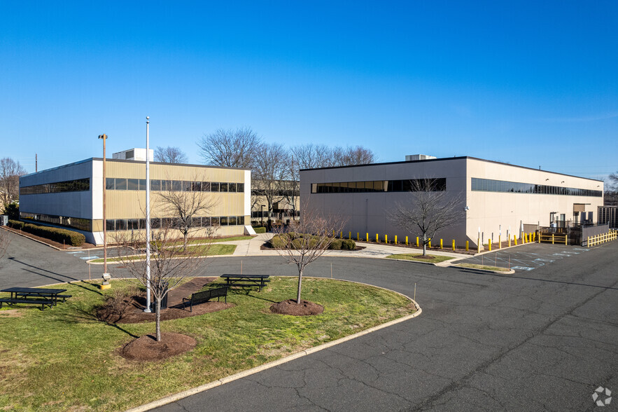 202 Campus Dr, Somerset, NJ en alquiler - Foto del edificio - Imagen 1 de 6