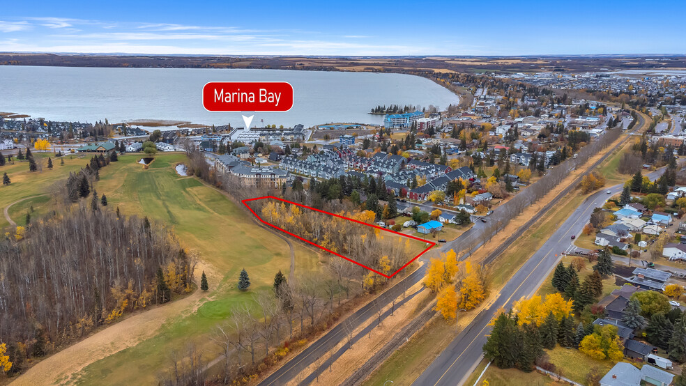 5310 50 Av, Sylvan Lake, AB en venta - Vista aérea - Imagen 3 de 4