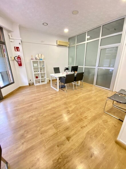 Local en Cieza en venta - Foto del interior - Imagen 2 de 5
