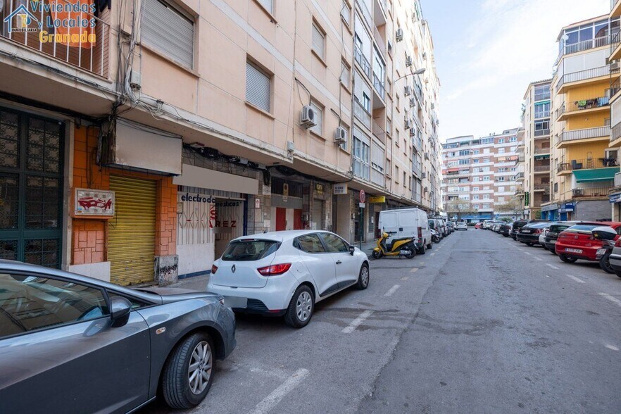 Local en Granada, Granada en venta - Foto del edificio - Imagen 3 de 15