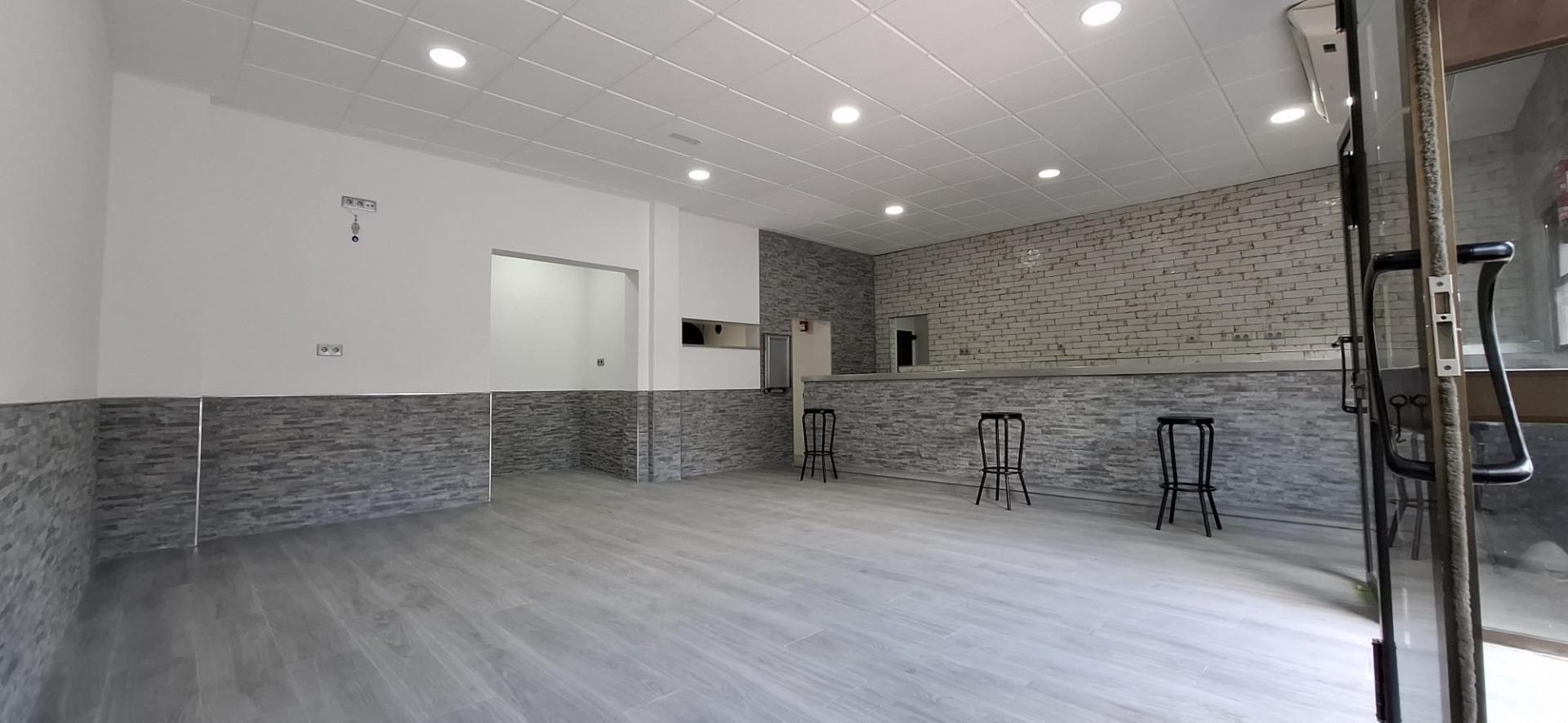 Local en Lora del Río, Sevilla en venta Foto principal- Imagen 1 de 25